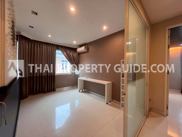 House with Shared Pool in Sukhumvit 